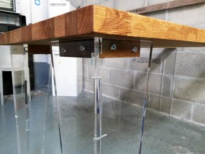 assemblage table bois et plexiglas