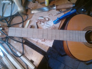 Incrustation aluminium guitare