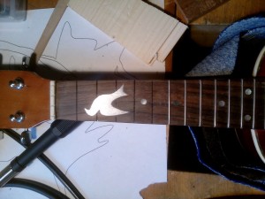 incrustation ukulele aluminium