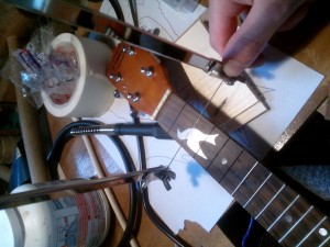incrustation ukulele aluminium