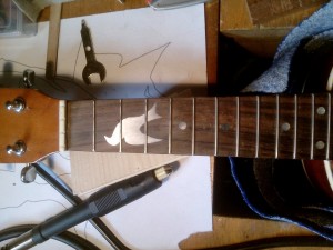 incrustation ukulele aluminium