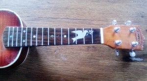 incrustation ukulele alu